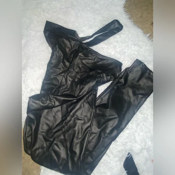 FASHION NOVA 2 PC SET- NWT - Picture 3 of 3